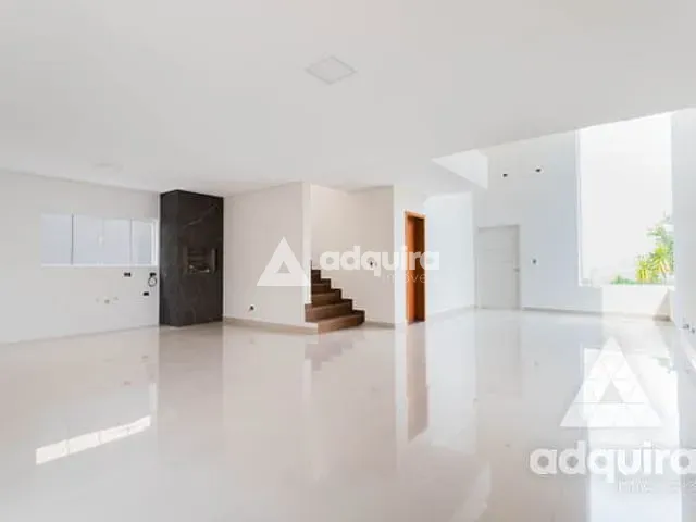 Casa com 300m² 3 quartos e 3 banheiros, à venda, no bairro Jardim Carvalho em Ponta Grossa