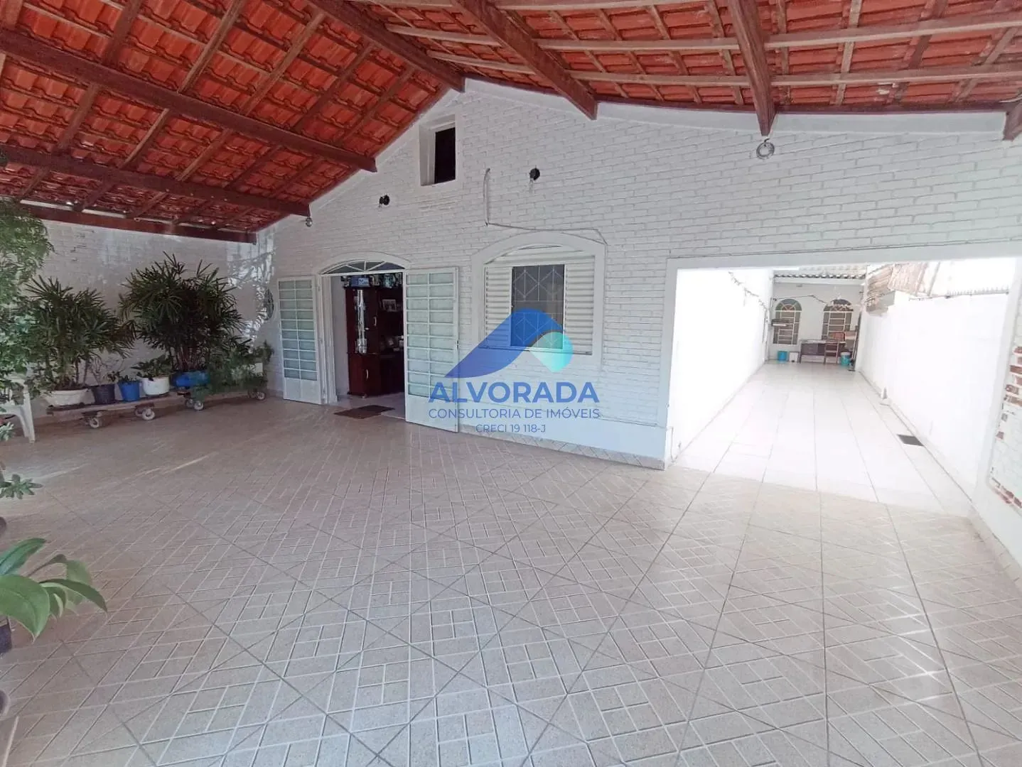 Casa, 3 quartos, 240 m² - Foto 1