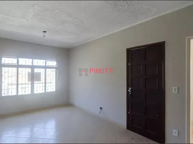 Casa 3 quartos e 2 banheiros, à venda, no bairro Planalto em São Bernardo do Campo