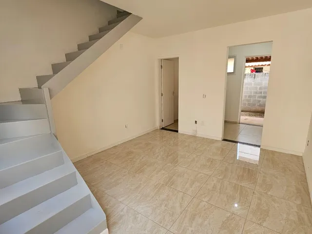 Sobrado 2 quartos e 2 banheiros, à venda, no bairro Água Espraiada (Caucaia do Alto) em Cotia
