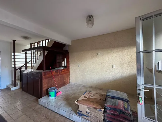 Casa com 350m² 6 quartos e 5 banheiros, à venda, no bairro Jardim Roberto em Osasco