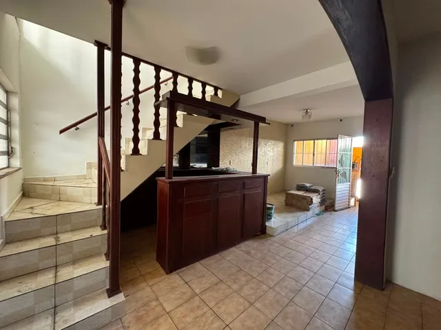 Casa com 350m² 6 quartos e 5 banheiros, à venda, no bairro Jardim Roberto em Osasco