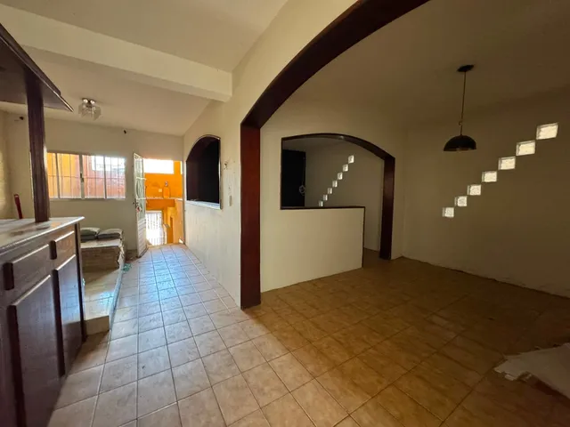 Casa com 350m² 6 quartos e 5 banheiros, à venda, no bairro Jardim Roberto em Osasco