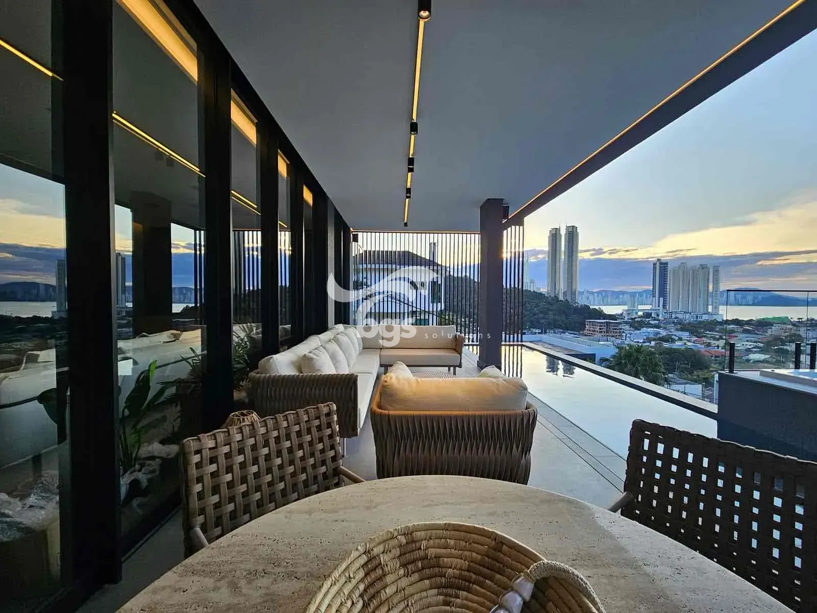 Casa, 5 quartos, 1030 m² - Foto 2