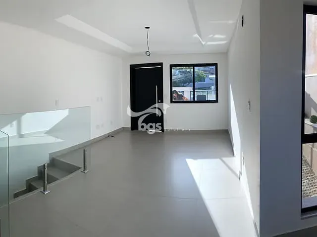 Casa com 363m² 3 quartos e 4 banheiros, à venda, no bairro Ariribá em Balneário Camboriú