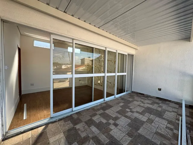 Casa com 40m² 1 quarto e 1 banheiro, para alugar, no bairro Metalúrgicos em Osasco
