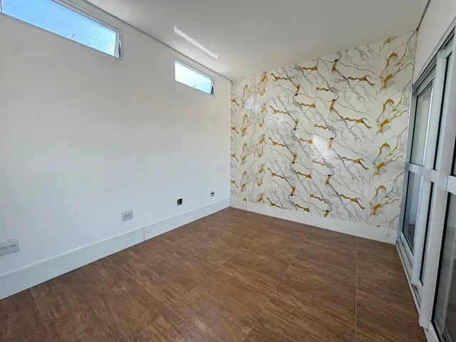 Casa com 40m² 1 quarto e 1 banheiro, para alugar, no bairro Metalúrgicos em Osasco