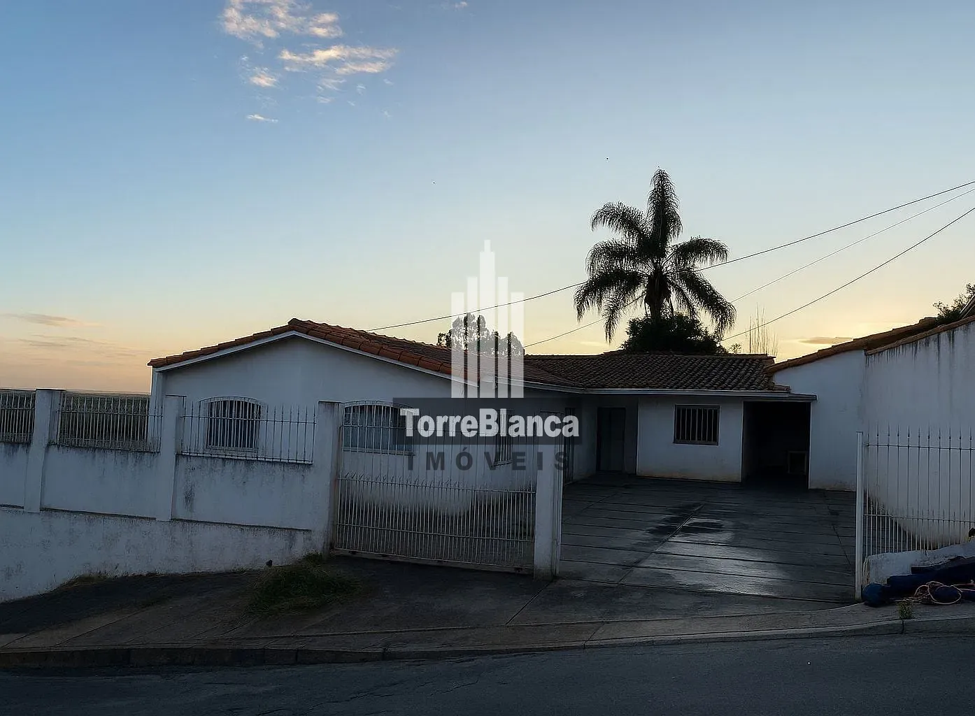 Casa, 5 quartos, 120 m² - Foto 1