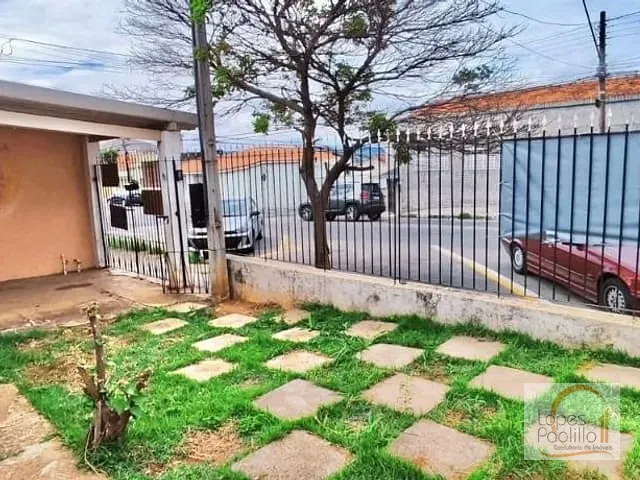 Casa com 220m² 2 quartos e 2 banheiros, à venda, no bairro Alvinópolis em Atibaia