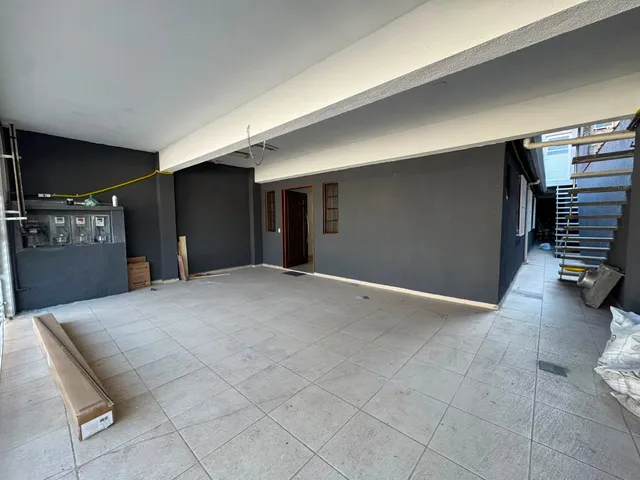 Casa com 80m² 3 quartos e 2 banheiros, para alugar, no bairro Metalúrgicos em Osasco