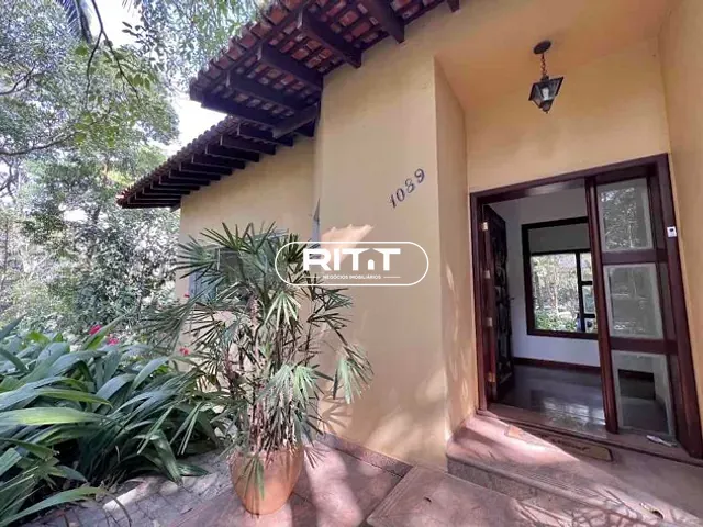 Casa com 2260m² 6 quartos e 9 banheiros, à venda, no bairro Parque São Quirino em Campinas