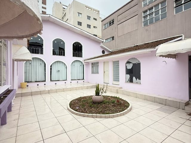 Imóvel Comercial à Venda no Centro com 350 m² de Área Construída – Próximo à Catedral