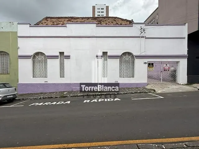 Casa com 507m², à venda, no bairro Centro em Ponta Grossa