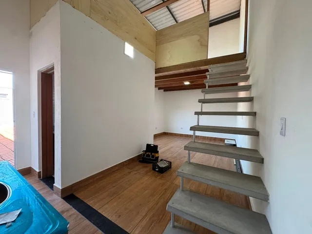 Casa com 40m² 1 quarto e 1 banheiro, para alugar, no bairro Metalúrgicos em Osasco