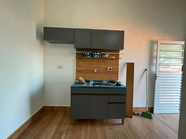 Casa com 40m² 1 quarto e 1 banheiro, para alugar, no bairro Metalúrgicos em Osasco