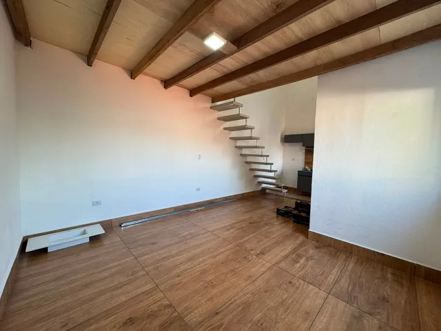 Casa com 40m² 1 quarto e 1 banheiro, para alugar, no bairro Metalúrgicos em Osasco