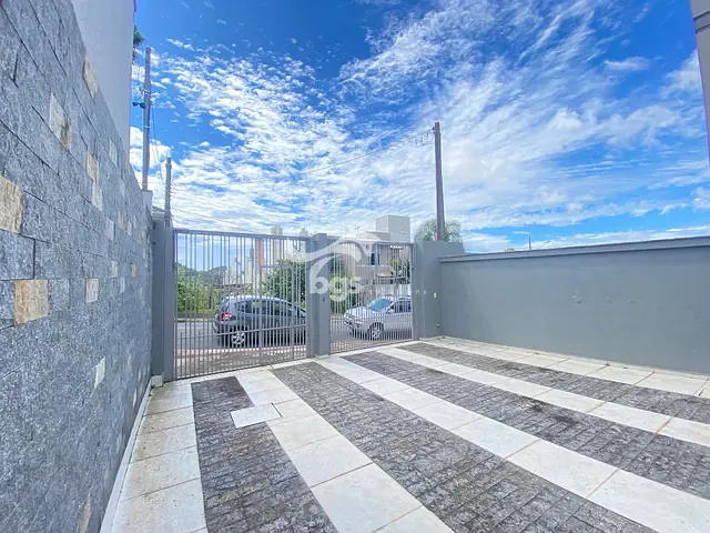 Casa com 175m² 3 quartos e 4 banheiros, à venda, no bairro Ariribá em Balneário Camboriú