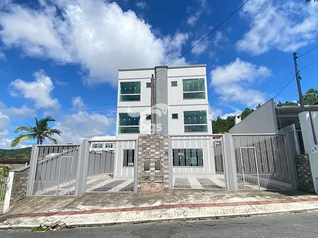 Casa com 175m² 3 quartos e 4 banheiros, à venda, no bairro Ariribá em Balneário Camboriú