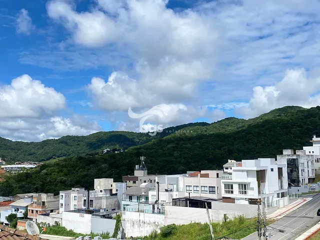 Casa com 175m² 3 quartos e 4 banheiros, à venda, no bairro Ariribá em Balneário Camboriú
