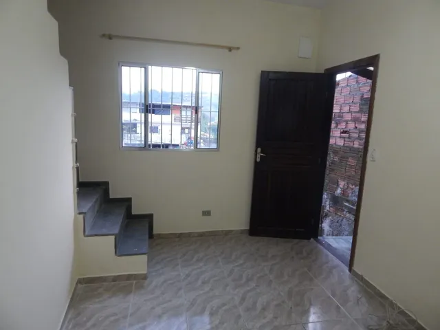 Casa com 138m² 2 quartos e 2 banheiros, à venda, no bairro Jardim Lina em Cotia