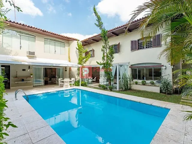 Casa 4 quartos e 6 banheiros, à venda, no bairro Alto de Pinheiros em São Paulo