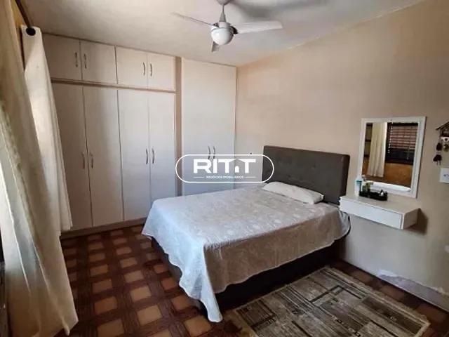 Casa com 340m² 2 quartos e 2 banheiros, à venda, no bairro Jardim das Vitórias Régias em Valinhos