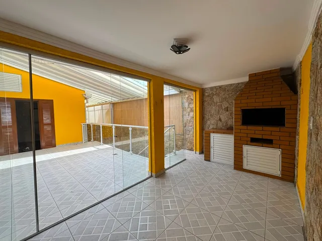 Casa com 203m² 2 quartos e 4 banheiros, à venda, no bairro Cidade das Flores em Osasco