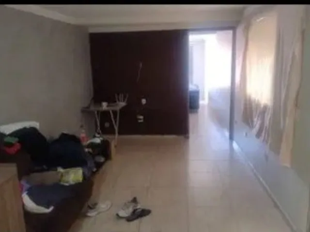 Casa 5 quartos e 4 banheiros, à venda, no bairro Chácara das Flores em Carapicuíba