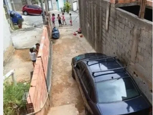 Casa 5 quartos e 4 banheiros, à venda, no bairro Chácara das Flores em Carapicuíba