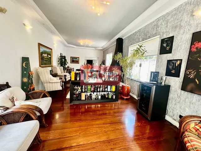 Casa com 690m² 3 quartos e 2 banheiros, à venda, no bairro Jardim Prudência em São Paulo