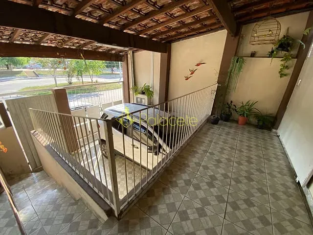 Casa com 250m² 4 quartos e 2 banheiros, à venda, no bairro Jardim Baronesa em Taubaté