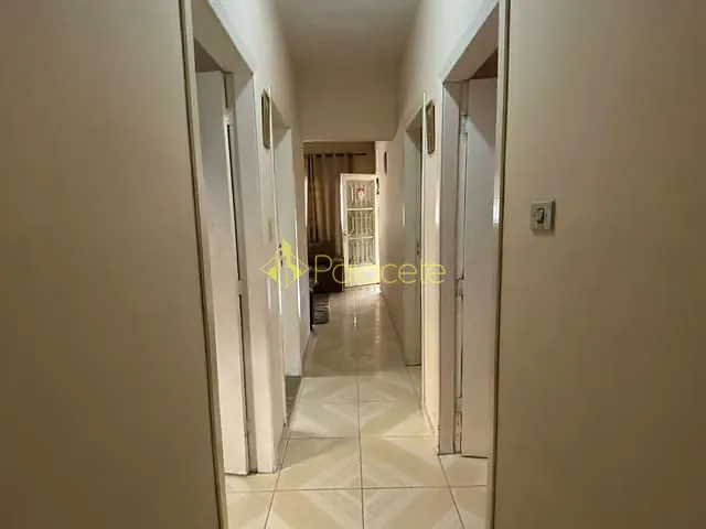 Casa com 250m² 4 quartos e 2 banheiros, à venda, no bairro Jardim Baronesa em Taubaté