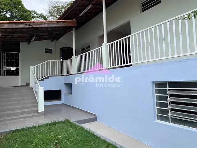 Casa com 435m² 4 quartos e 2 banheiros, à venda, no bairro Vila Industrial em São José dos Campos
