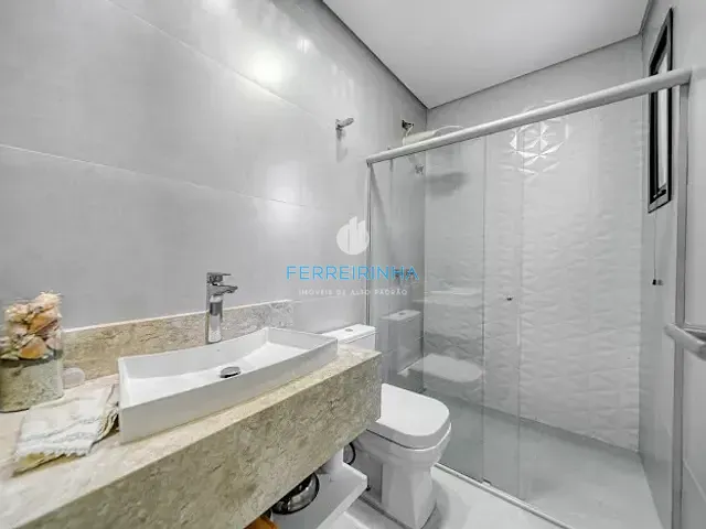 Casa 4 quartos e 3 banheiros, à venda ou para alugar, no bairro Condomínio Reserva do Paratehy em São José dos Campos