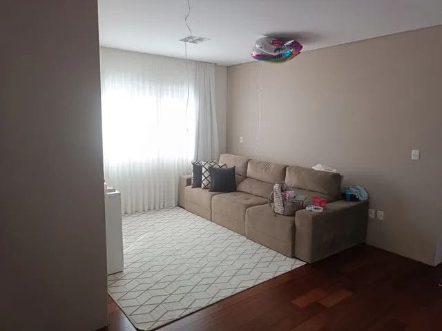 Casa com 360m² 5 quartos e 5 banheiros, à venda, no bairro Quiririm em Taubaté