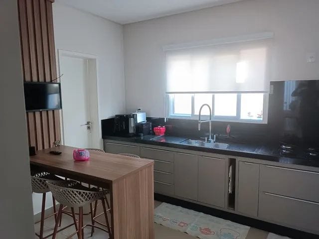 Casa com 360m² 5 quartos e 5 banheiros, à venda, no bairro Quiririm em Taubaté