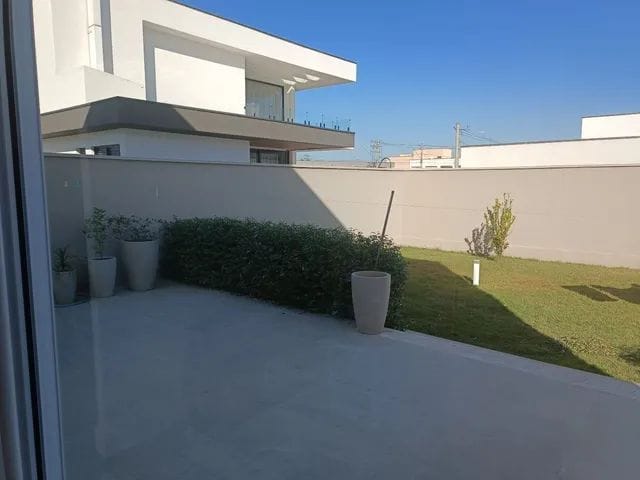 Casa com 360m² 5 quartos e 5 banheiros, à venda, no bairro Quiririm em Taubaté