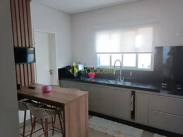 Casa com 360m² 5 quartos e 5 banheiros, à venda, no bairro Quiririm em Taubaté