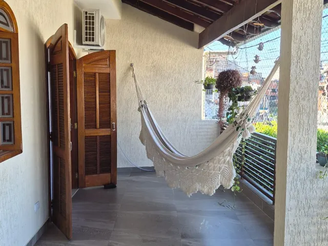 Casa 2 quartos e 2 banheiros, à venda, no bairro Parque Santa Teresa em Carapicuíba