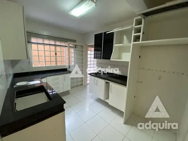 Casa 3 quartos e 3 banheiros, à venda, no bairro Jardim Carvalho em Ponta Grossa