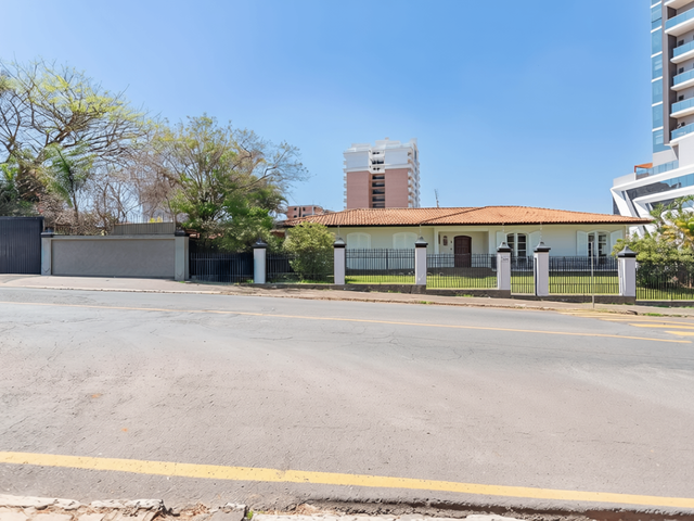 Casa Comercial para locação, com 1.386 m² no Jardim Carvalho.