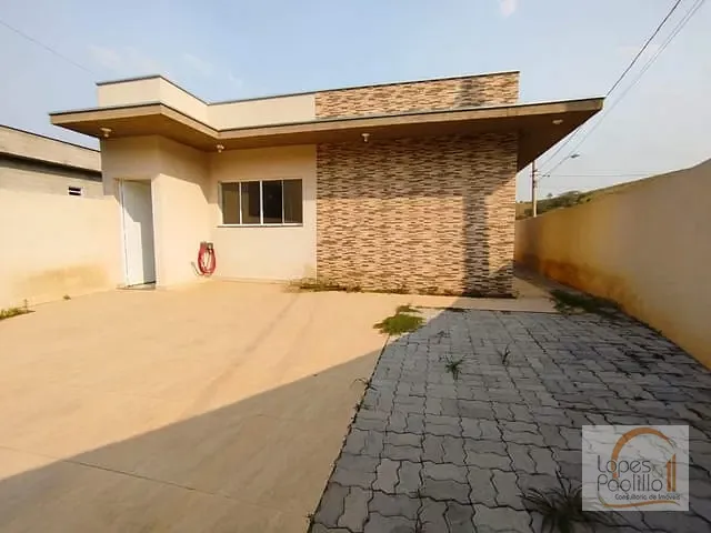 Casa com 212m² 3 quartos e 2 banheiros, à venda, no bairro Jardim Santa Fe em Bom Jesus dos Perdões