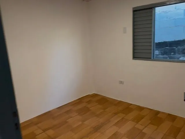 Casa 2 quartos e 1 banheiro, para alugar, no bairro Jardim Novo Horizonte em Carapicuíba