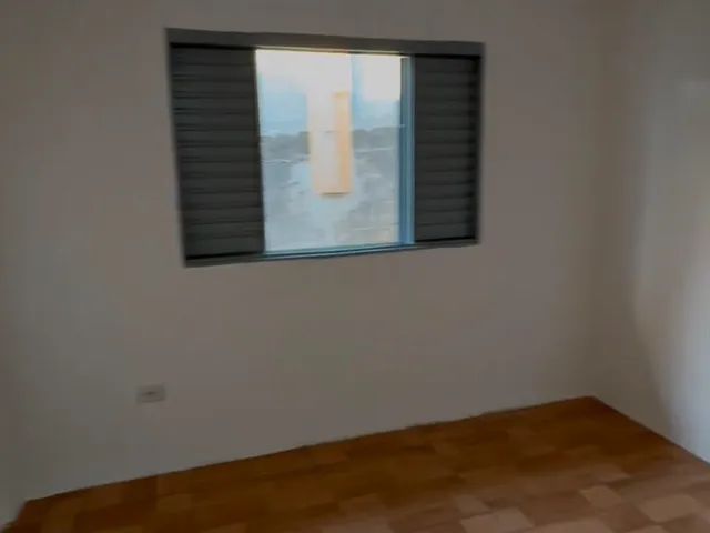Casa 2 quartos e 1 banheiro, para alugar, no bairro Jardim Novo Horizonte em Carapicuíba