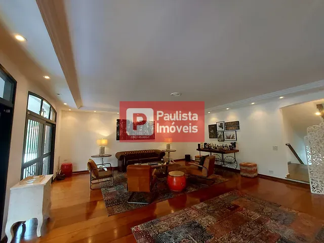 Casa com 1300m² 4 quartos e 5 banheiros, à venda ou para alugar, no bairro Santo Amaro em São Paulo