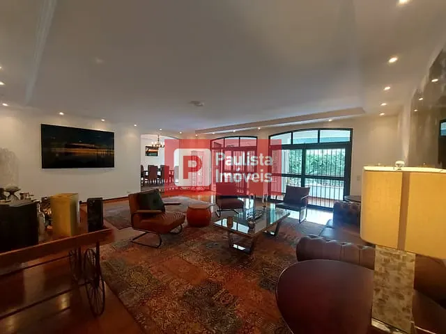 Casa com 1300m² 4 quartos e 5 banheiros, à venda ou para alugar, no bairro Santo Amaro em São Paulo