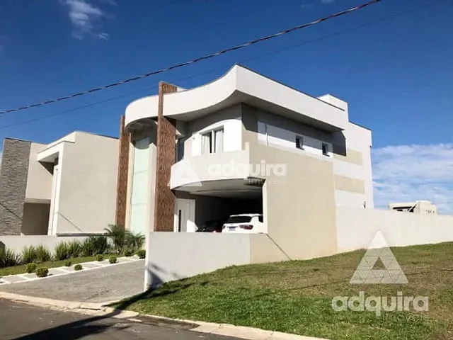 Casa com 300m² 3 quartos e 3 banheiros, à venda, no bairro Uvaranas em Ponta Grossa