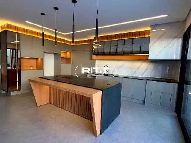 Casa com 308m² 4 quartos e 5 banheiros, à venda, no bairro Jardim São Marcos em Valinhos