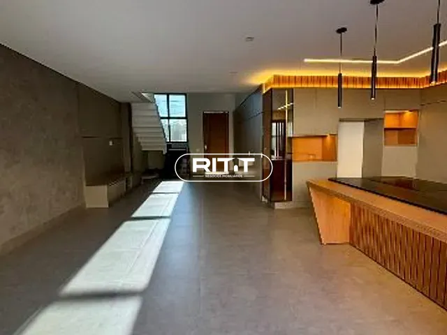 Casa com 308m² 4 quartos e 5 banheiros, à venda, no bairro Jardim São Marcos em Valinhos