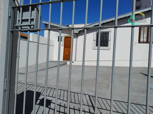 Casa com 250m² 1 quarto e 1 banheiro, para alugar, no bairro Taquaral em Campinas